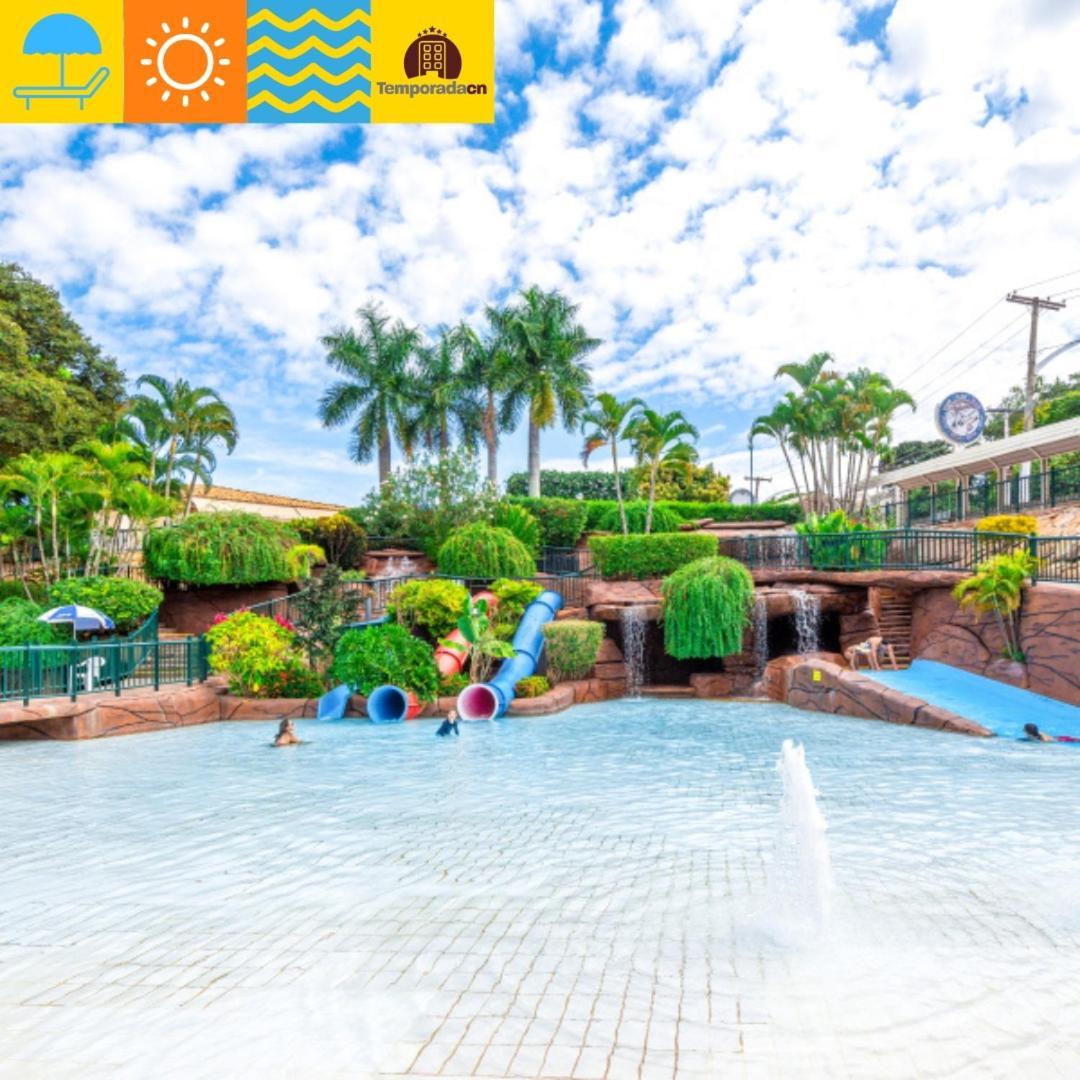Piazza Com Acesso Ao Acqua Park Aparthotel Caldas Novas Exterior photo
